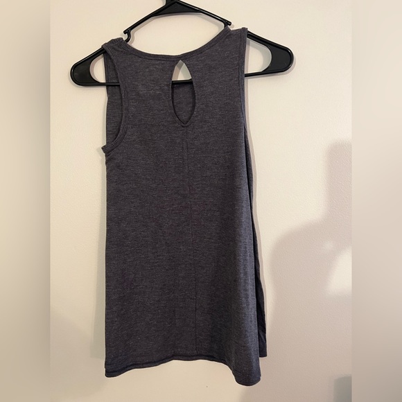 SO tops - Picture 3 of 9